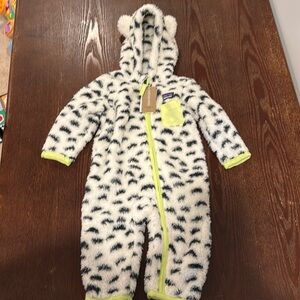 Patagonia baby bunting, size 6-12 months, NWT